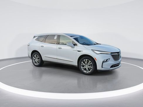 Used 2023 Buick Enclave Essence w/ Experience Buick Package image 2