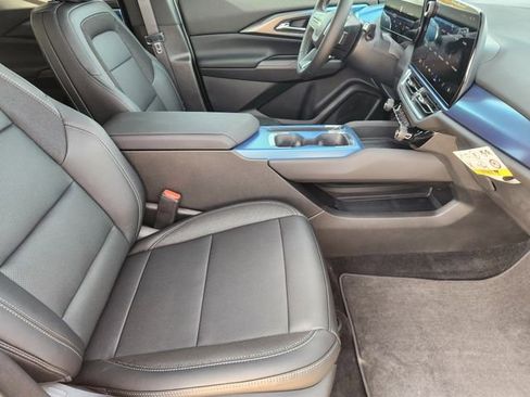 New 2026 Chevrolet Equinox EV LT image 30