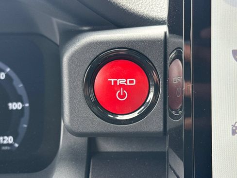 Certified 2025 Toyota 4Runner TRD Off-Road Premium AWD/4WD image 28