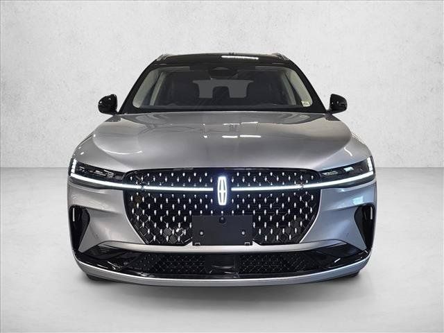 Used 2025 Lincoln Nautilus Reserve AWD/4WD image 2