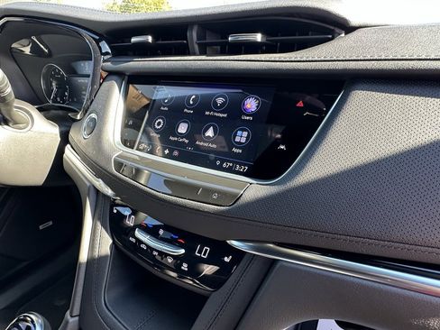 Certified 2025 Cadillac XT6 Luxury image 12
