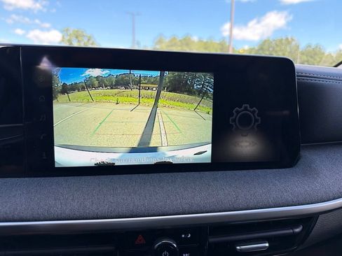 Certified 2025 Nissan Kicks SV AWD/4WD image 11