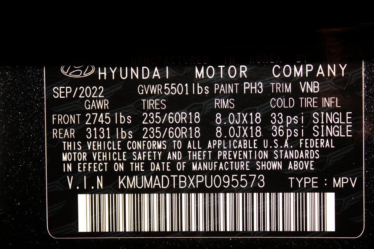 Used 2023 Genesis GV70 2.5T w/ Cargo Package AWD/4WD image 32