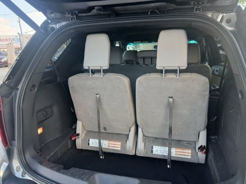 Used 2015 Ford Explorer XLT w/ Equipment Group 202A FWD image 16