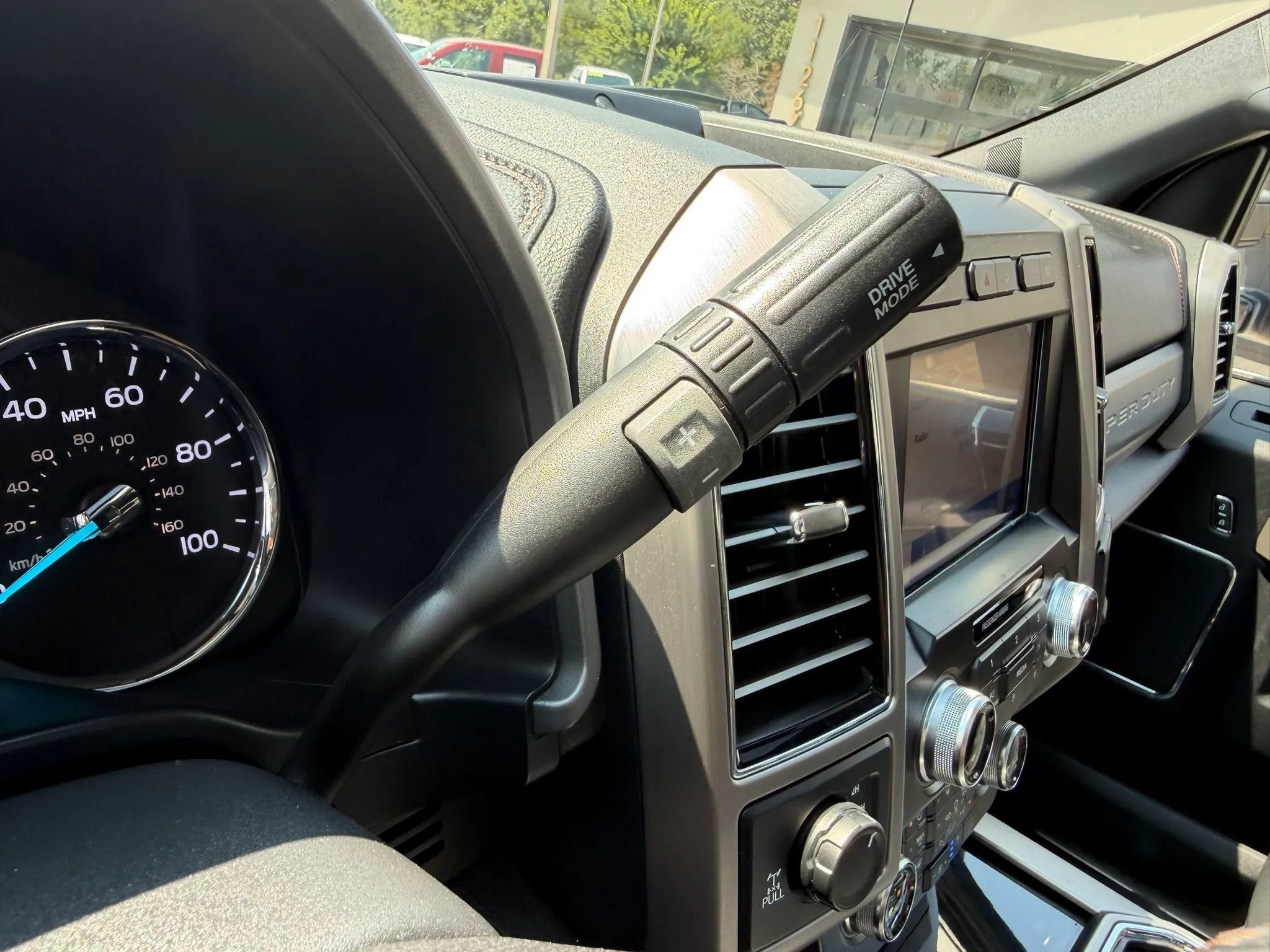 Used 2020 Ford F350 Platinum w/ FX4 Off-Road Package AWD/4WD image 23