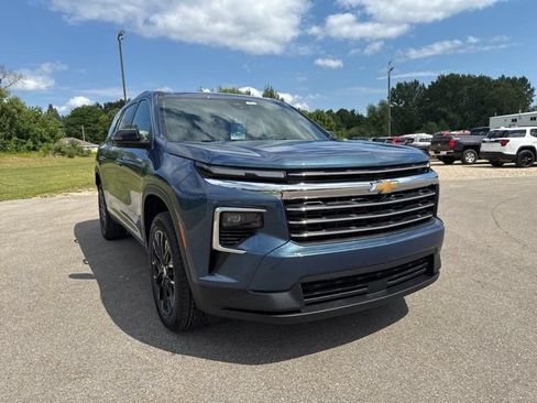 Used 2026 Chevrolet Traverse LT w/ Sun and Wheel Package AWD/4WD image 7