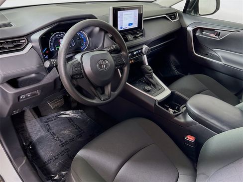 Certified 2025 Toyota RAV4 XLE image 10