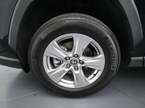 Used 2023 Toyota RAV4 XLE AWD/4WD image 9