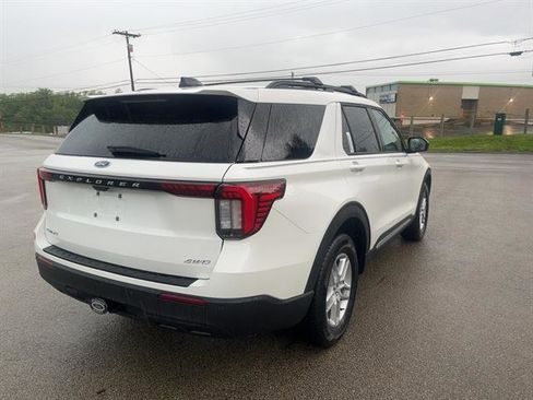 New 2025 Ford Explorer Active image 4