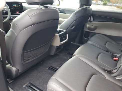 New 2026 Kia Carnival image 21