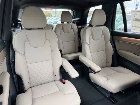 New 2026 Volvo XC90 B6 Plus w/ Protection Package Premier image 10