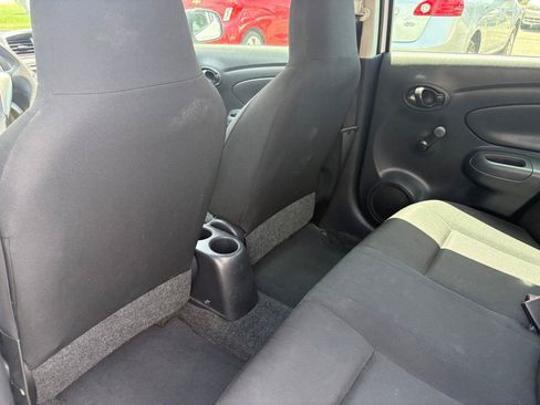 Used 2015 Nissan Versa S FWD image 9