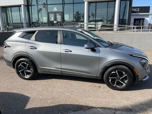 Used 2023 Kia Sportage LX image 9