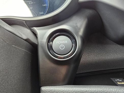 New 2025 Toyota Sienna Platinum image 18