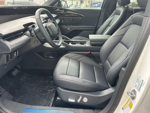 New 2025 Lincoln Nautilus Premier w/ Equipment Group 102A image 9