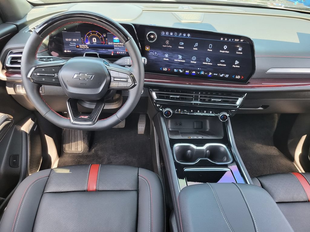 Used 2025 Chevrolet Traverse RS w/ LPO, Floor Liner Package FWD image 4