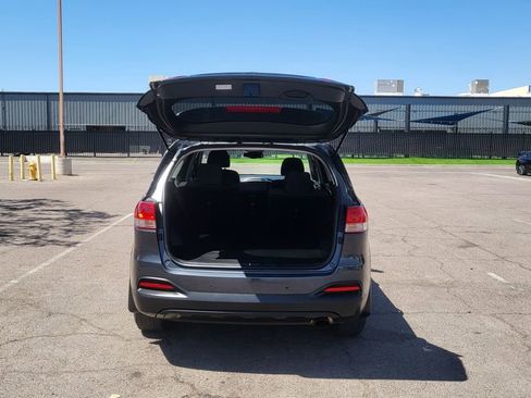 Used 2018 Kia Sorento FWD image 10