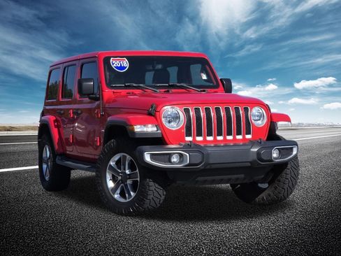 Used 2018 Jeep Wrangler Unlimited Sahara image 2