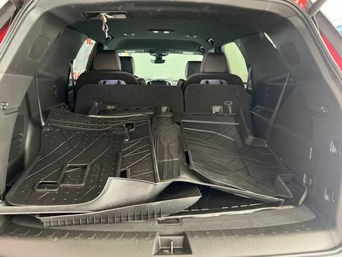 Used 2024 Chevrolet Traverse RS w/ LPO, Floor Liner Package AWD/4WD image 8