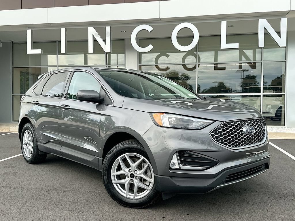 Used 2023 Ford Edge SEL w/ Convenience Package AWD/4WD image 2