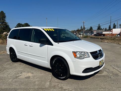 Used 2017 Dodge Grand Caravan SE w/ Power Window Group image 7