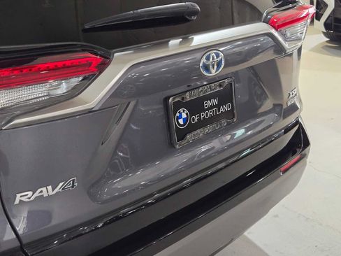 Used 2020 Toyota RAV4 XSE AWD/4WD image 14