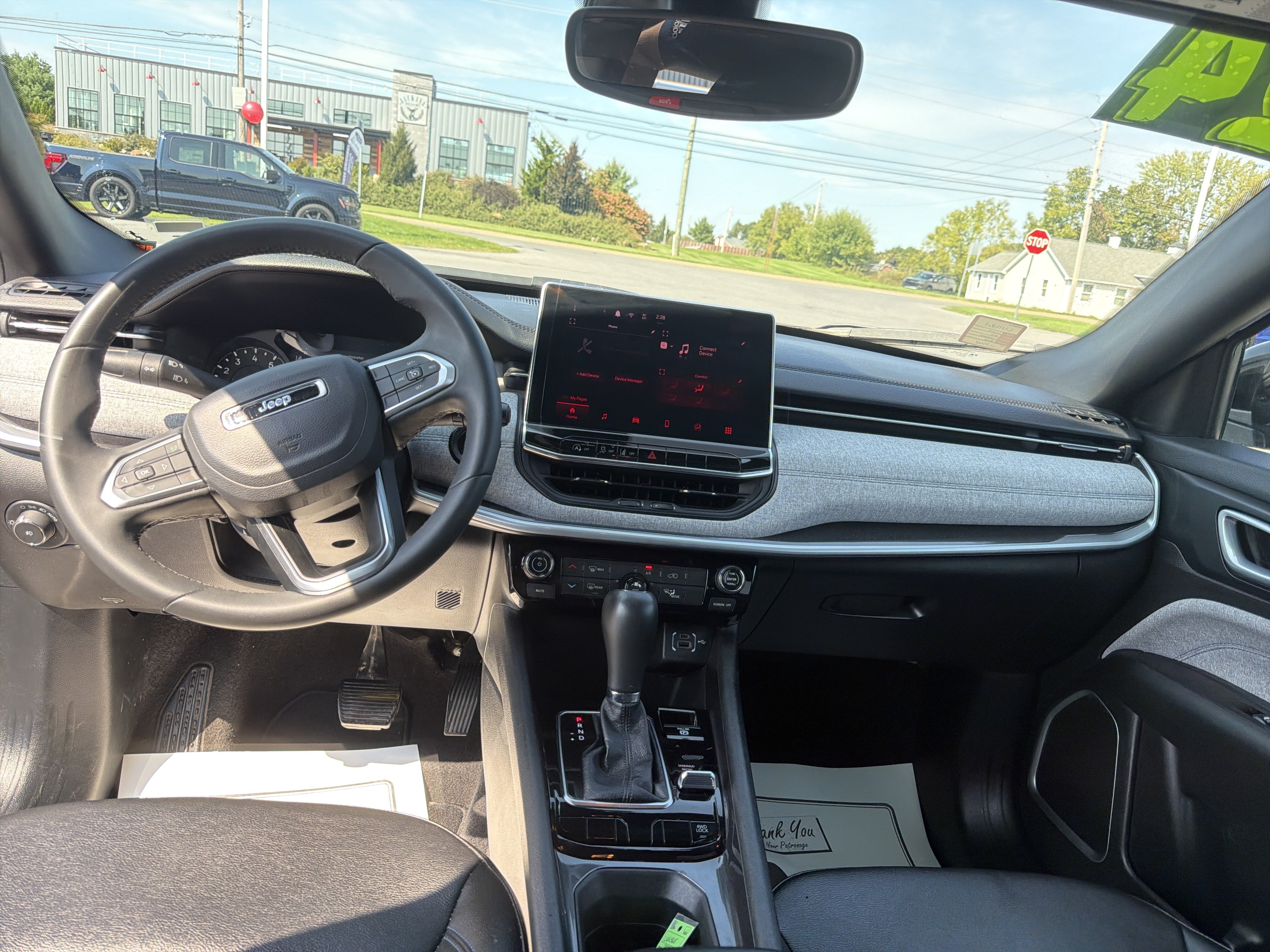 Used 2024 Jeep Compass Latitude AWD/4WD image 14