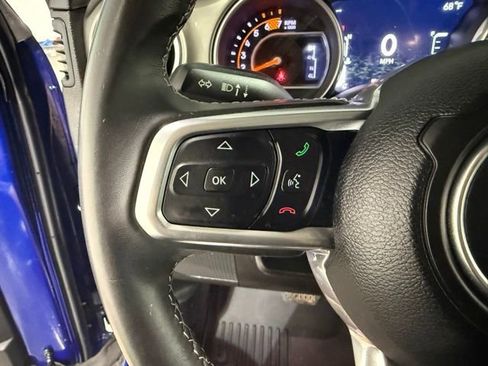 Used 2018 Jeep Wrangler Unlimited Sahara w/ Safety Group AWD/4WD image 15