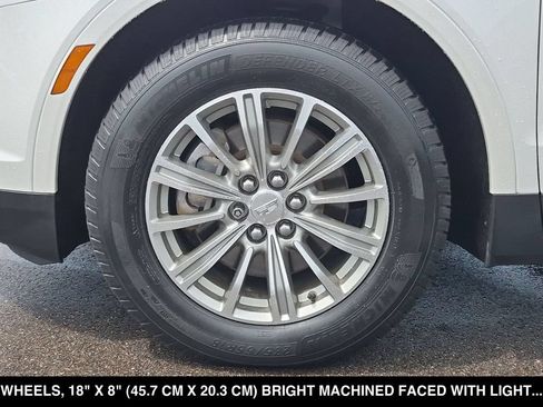 Used 2018 Cadillac XT5 Luxury w/ Driver Awareness Package AWD/4WD image 17