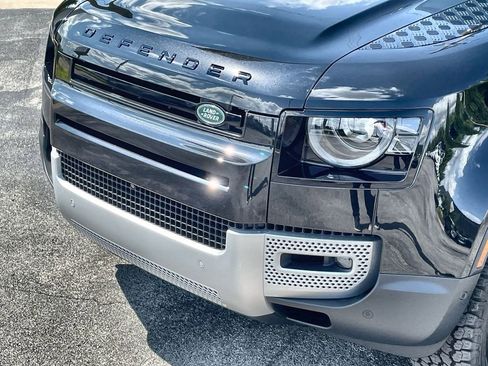 Certified 2024 Land Rover Defender 110 SE image 9