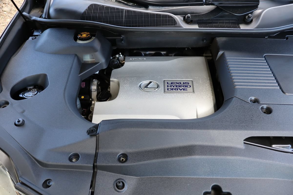 Used 2013 Lexus RX 450h AWD w/ Navigation Pkg image 39