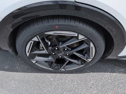 Used 2025 Kia K4 GT-Line w/ GT-Line Premium Package FWD image 9