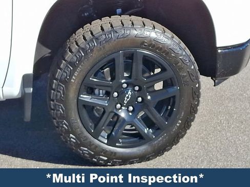 Used 2024 Chevrolet Silverado 1500 Custom Trail Boss w/ Dark Appearance Package image 10