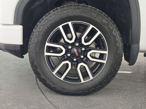Used 2023 GMC Sierra 1500 AT4 w/ AT4 Premium Package AWD/4WD image 40