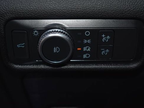 Used 2022 Ford Explorer Limited image 17