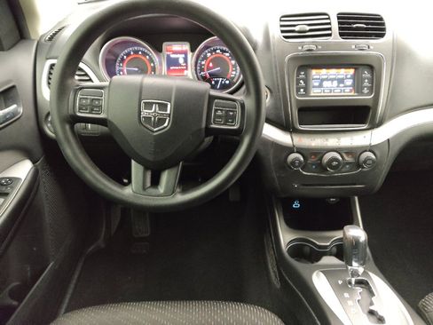Used 2019 Dodge Journey SE w/ Blacktop Package FWD image 22