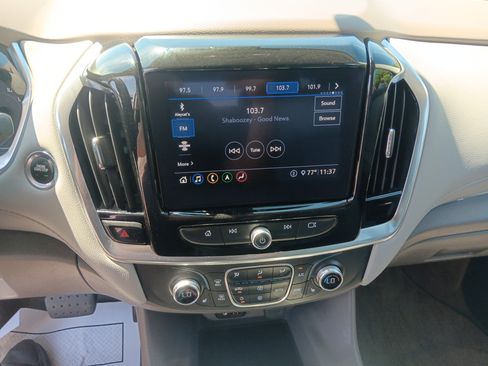 Used 2020 Chevrolet Traverse LT w/ LT Premium Package FWD image 12