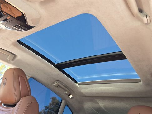 Used 2022 Maserati Levante Modena image 20