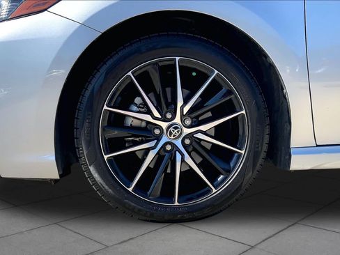 Used 2022 Toyota Camry SE FWD image 10