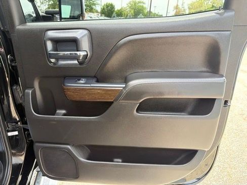 Used 2019 GMC Sierra 2500 Denali AWD/4WD image 17