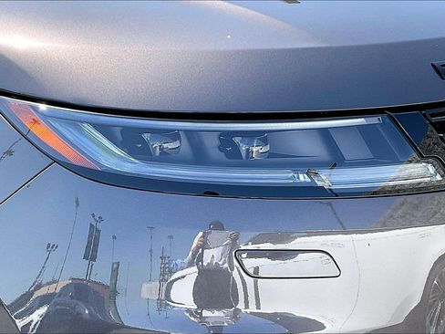 New 2026 Land Rover Range Rover Sport SE AWD/4WD image 17