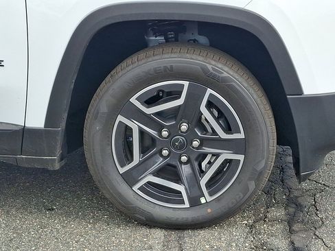 New 2026 Jeep Cherokee Laredo AWD/4WD image 5