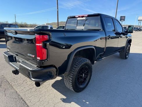 Used 2025 Chevrolet Silverado 2500 ZR2 image 5