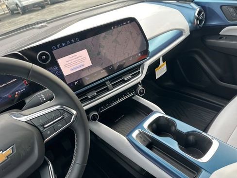 New 2026 Chevrolet Equinox EV LT AWD/4WD image 27