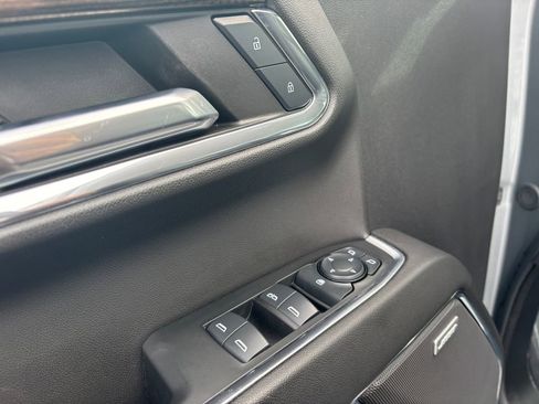 Used 2024 Chevrolet Silverado 1500 LT Trail Boss w/ Convenience Package II image 17