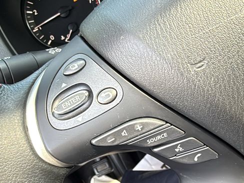 Used 2020 Nissan Pathfinder SL AWD/4WD image 10