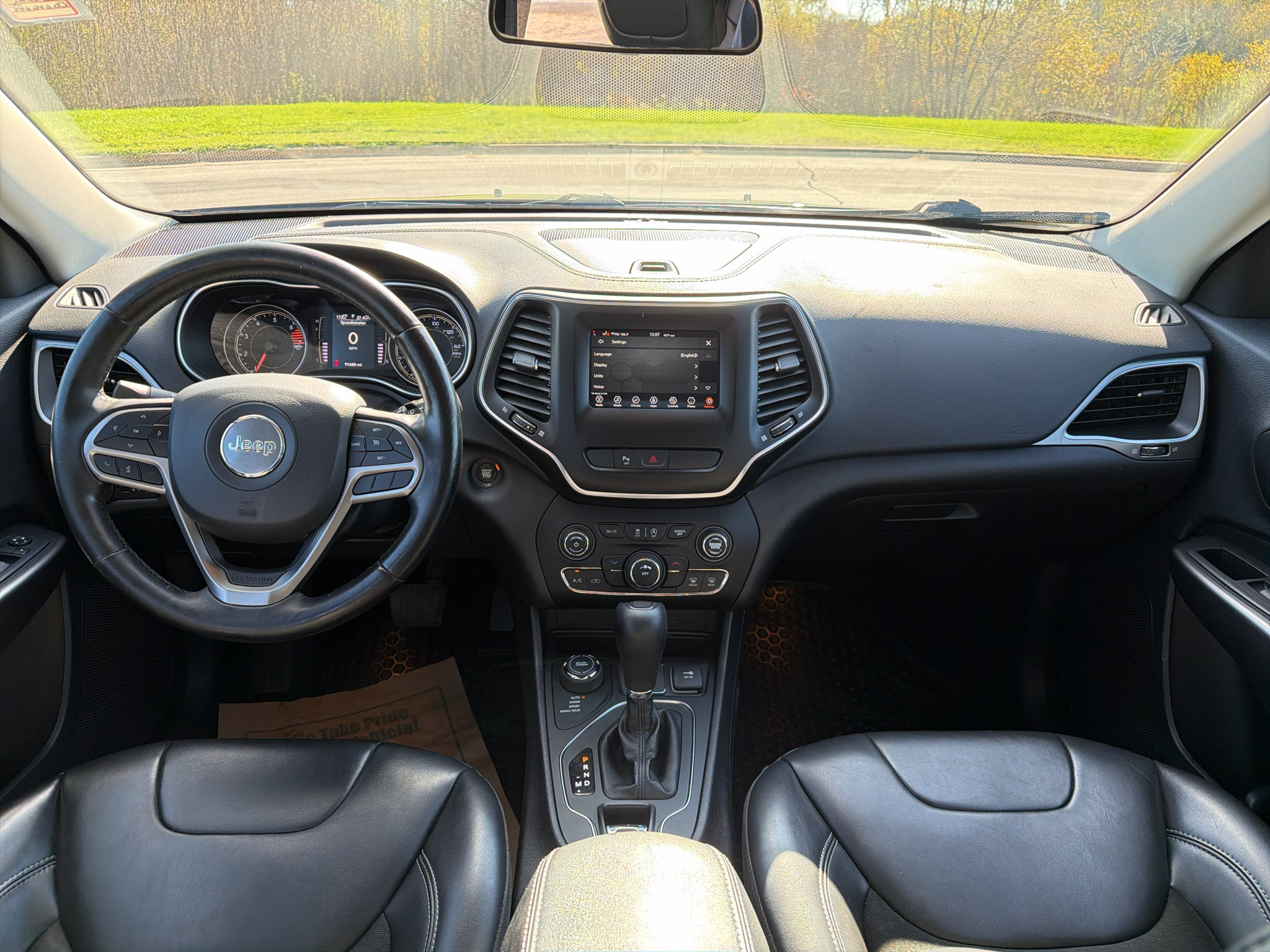 Used 2020 Jeep Cherokee Latitude Plus w/ Cold Weather Group AWD/4WD image 19