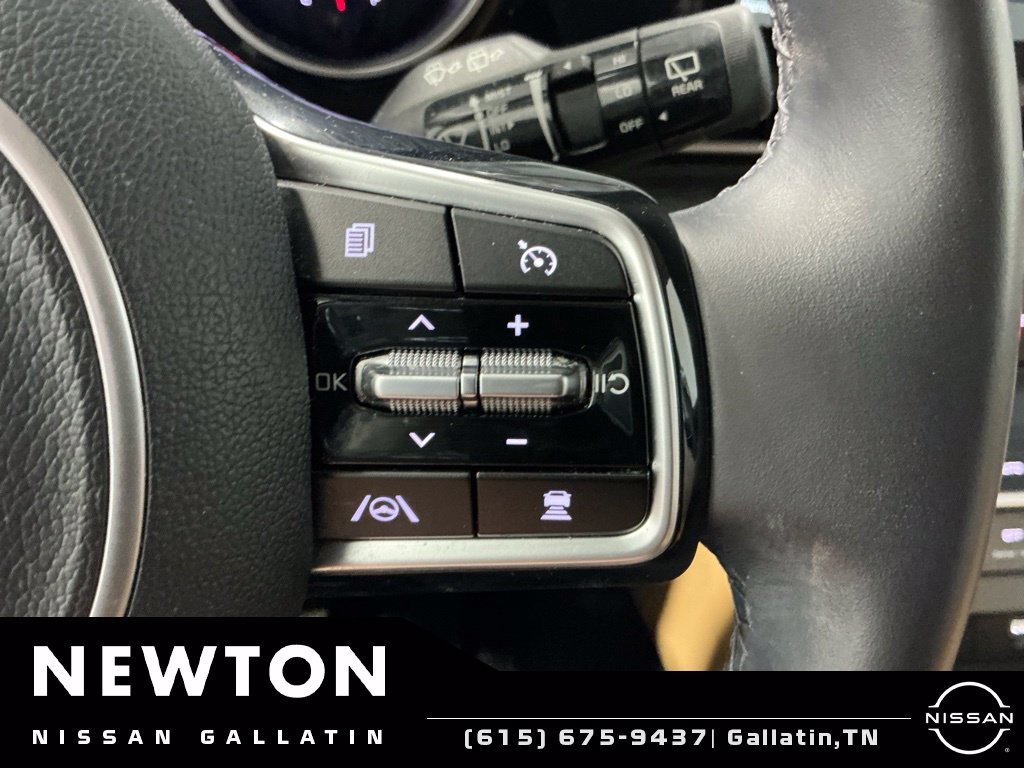 Used 2022 Kia Carnival EX FWD image 39