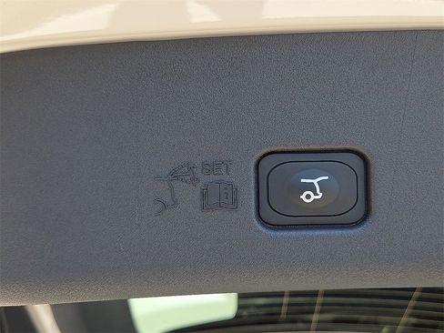 New 2026 Lincoln Nautilus Premier image 10