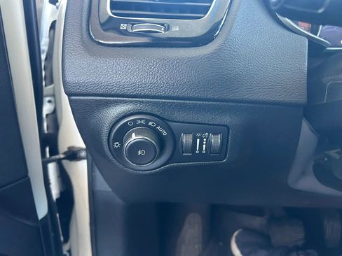 Used 2021 Jeep Compass Limited AWD/4WD image 16